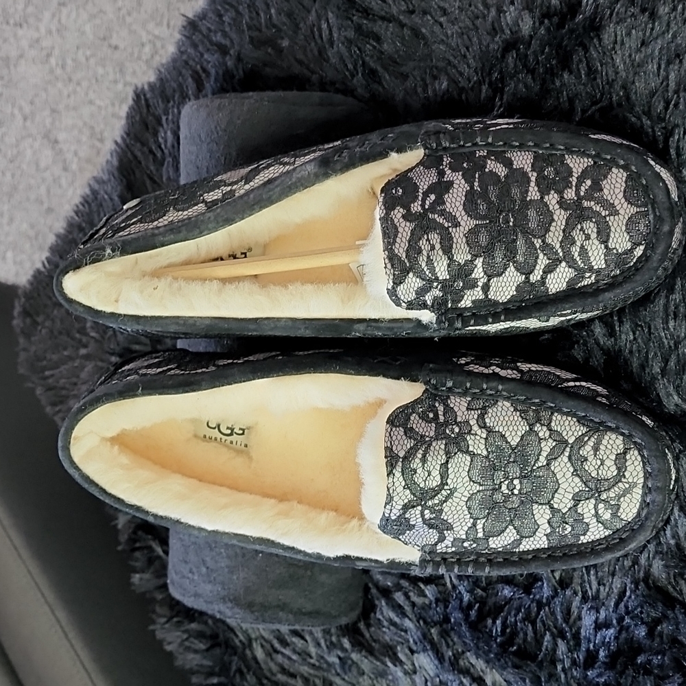 Black and silver satin lace uggs